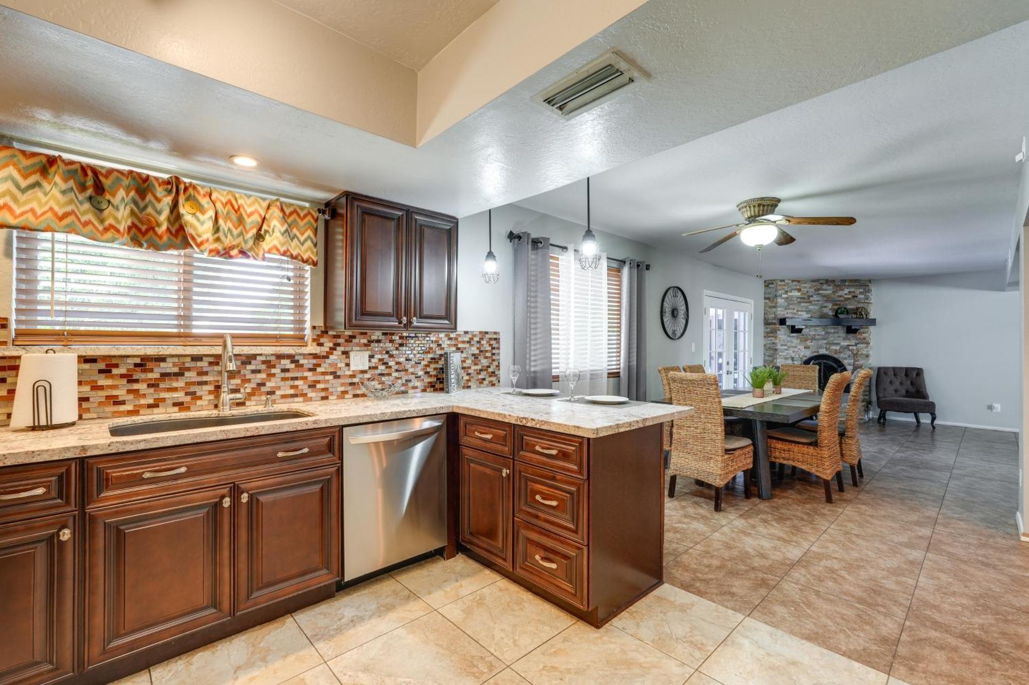Phoenix Home With Pool About 10 Mi To Camelback Mtn מראה חיצוני תמונה